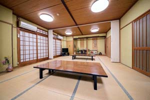 由布市湯布院　民宿　旅館　しらたき　食事処